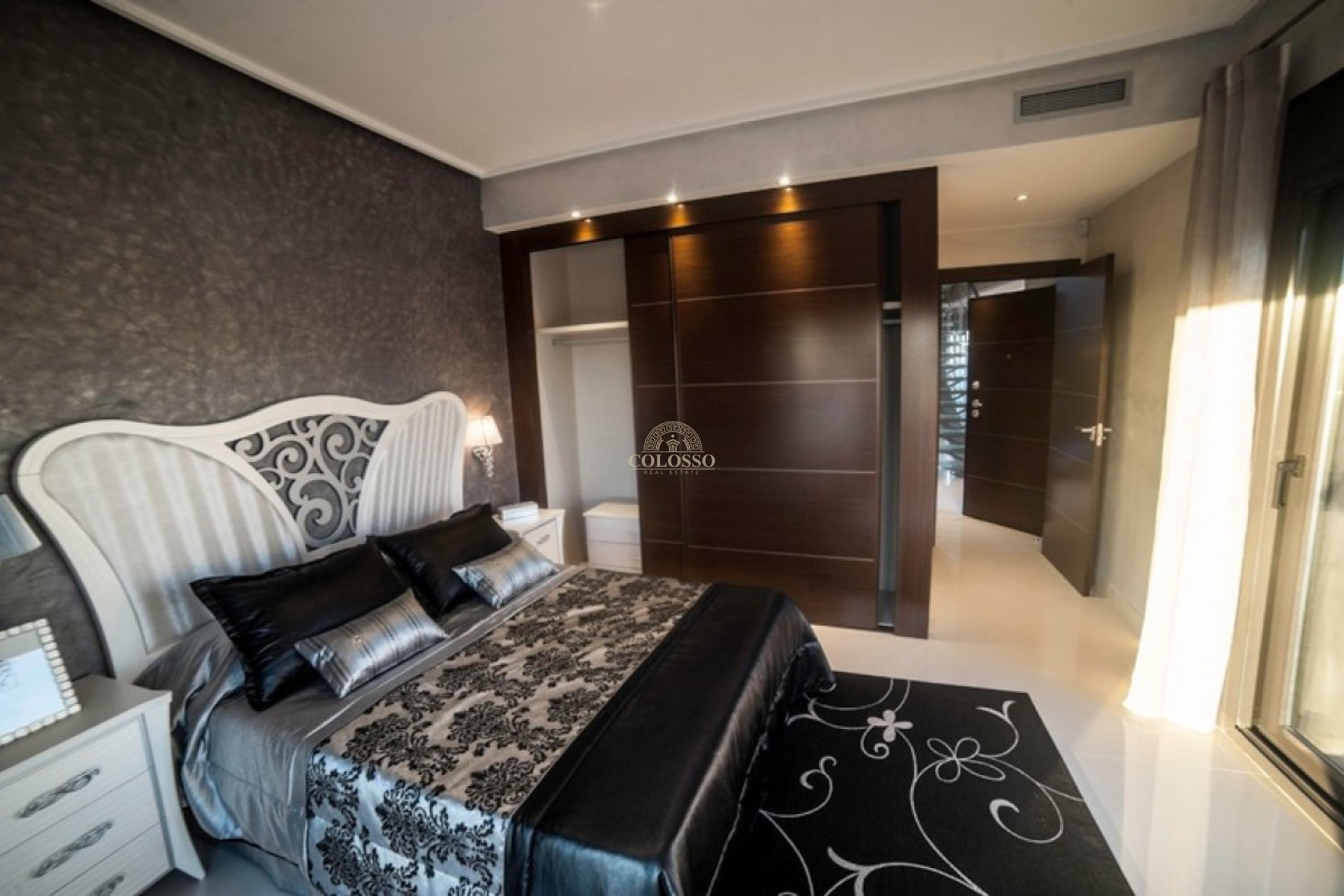 Resale - Villa -
Orihuela Costa - La Zenia