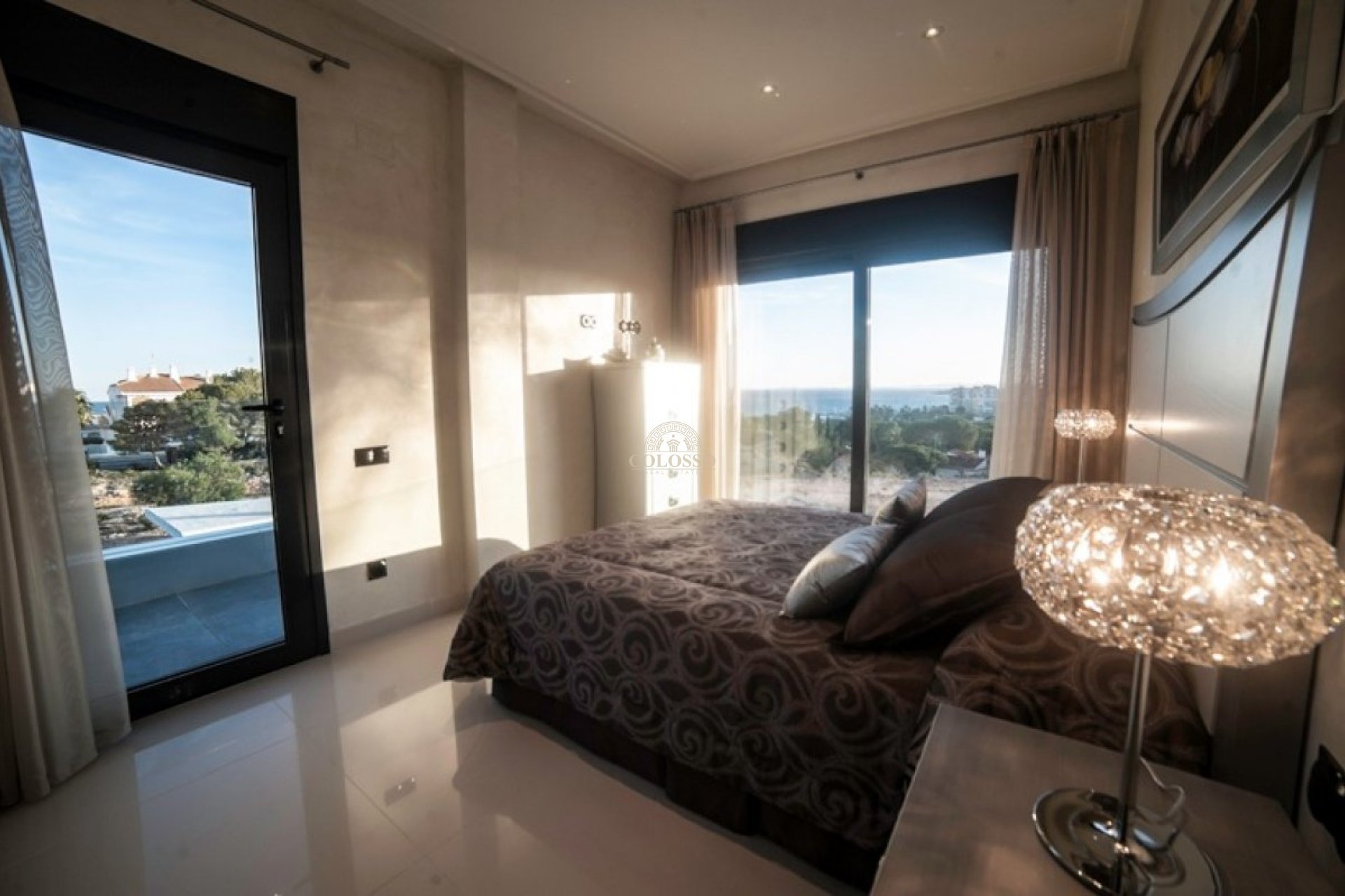 Resale - Villa -
Orihuela Costa - La Zenia