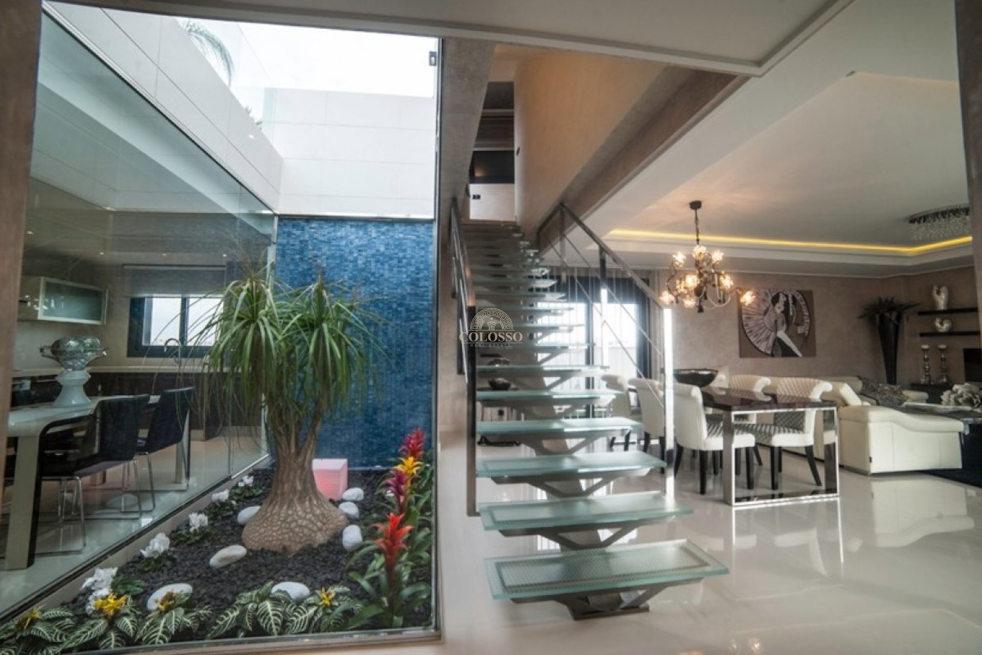 Resale - Villa -
Orihuela Costa - La Zenia