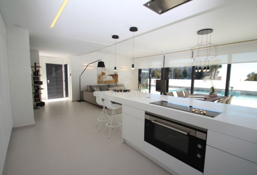 Resale - Villa -
Orihuela Costa - La Zenia