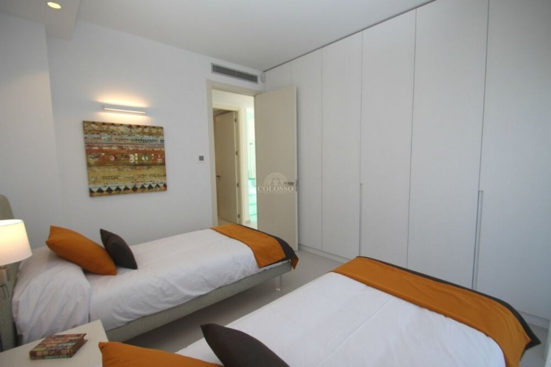 Resale - Villa -
Orihuela Costa - La Zenia