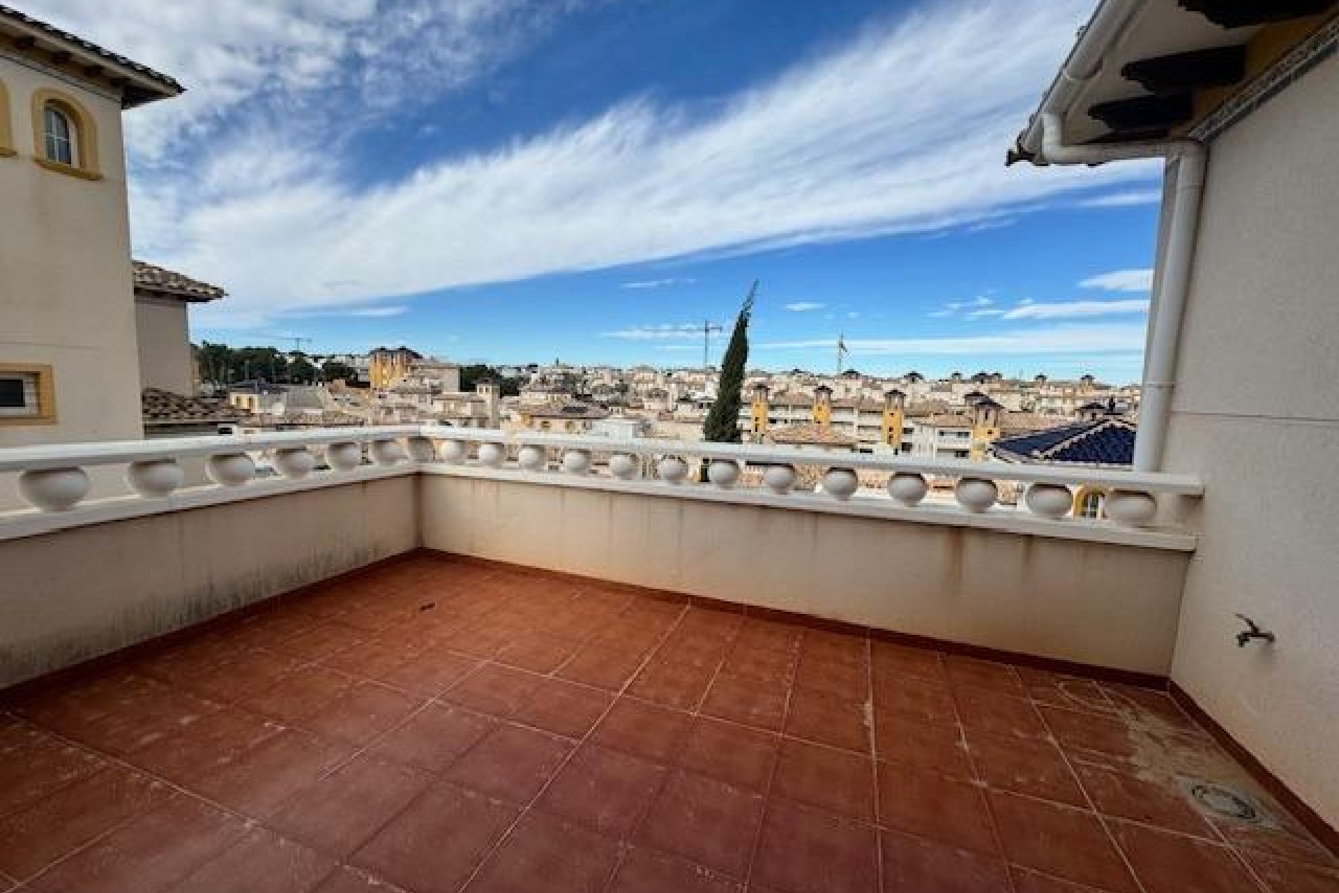 Resale - Villa -
Orihuela Costa - Montezenia