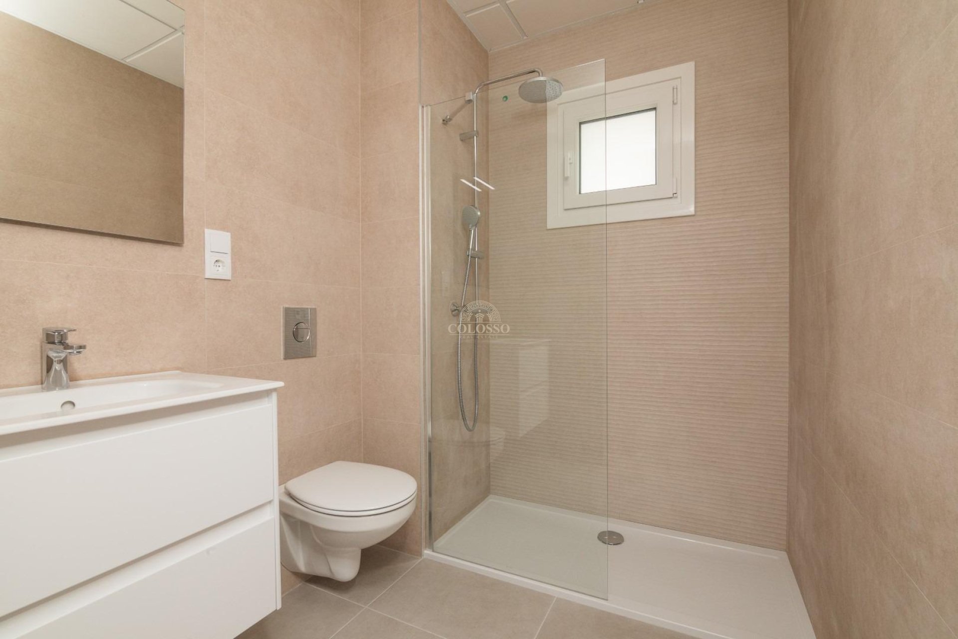 Resale - Villa -
Polop - Alberca