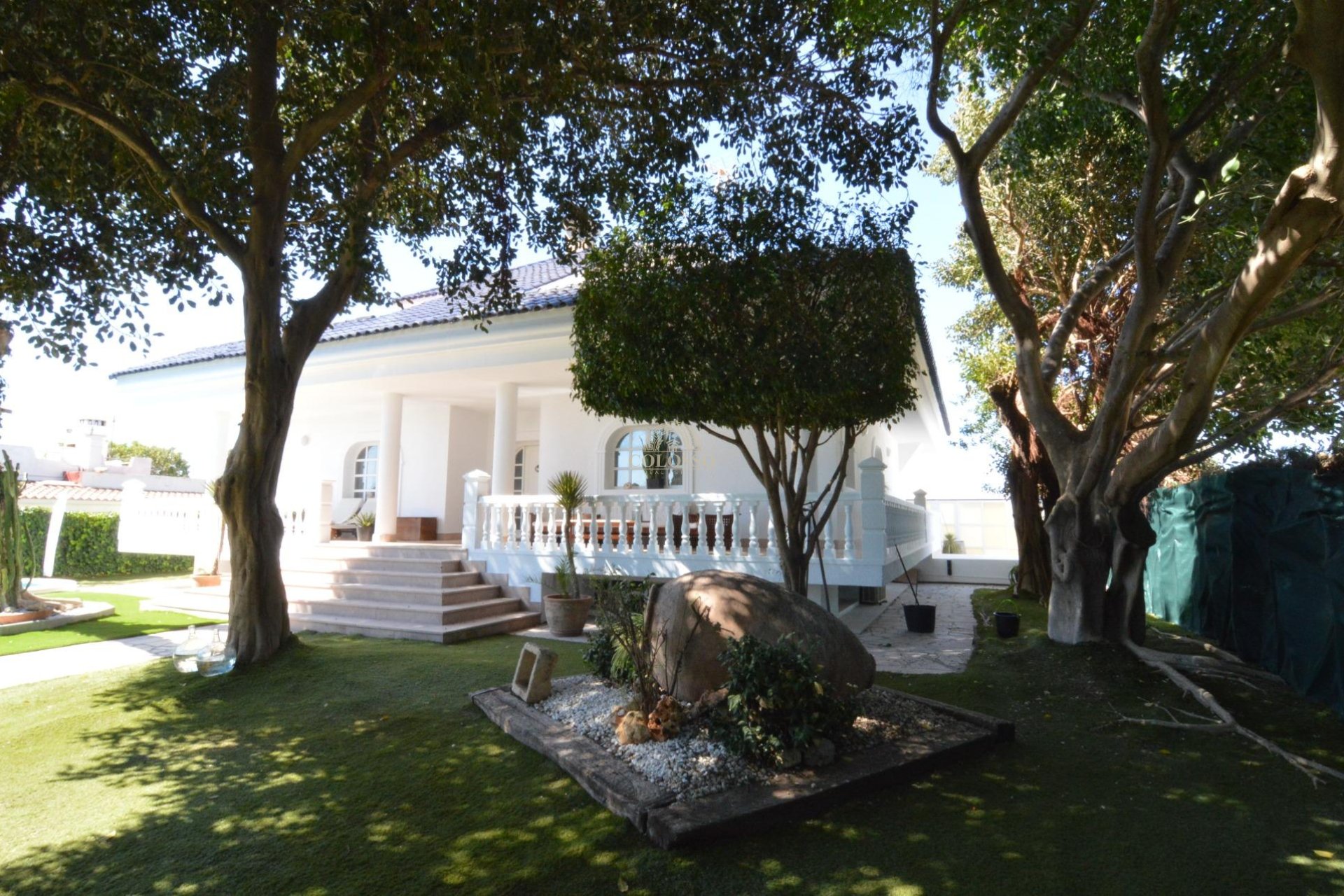Resale - Villa -
Torrevieja - Centro