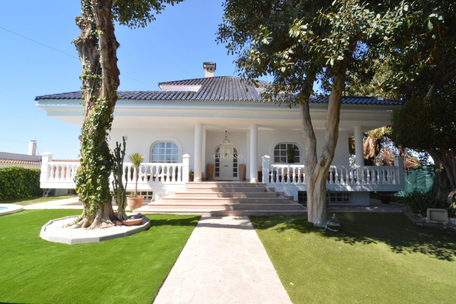 Resale - Villa -
Torrevieja - Centro