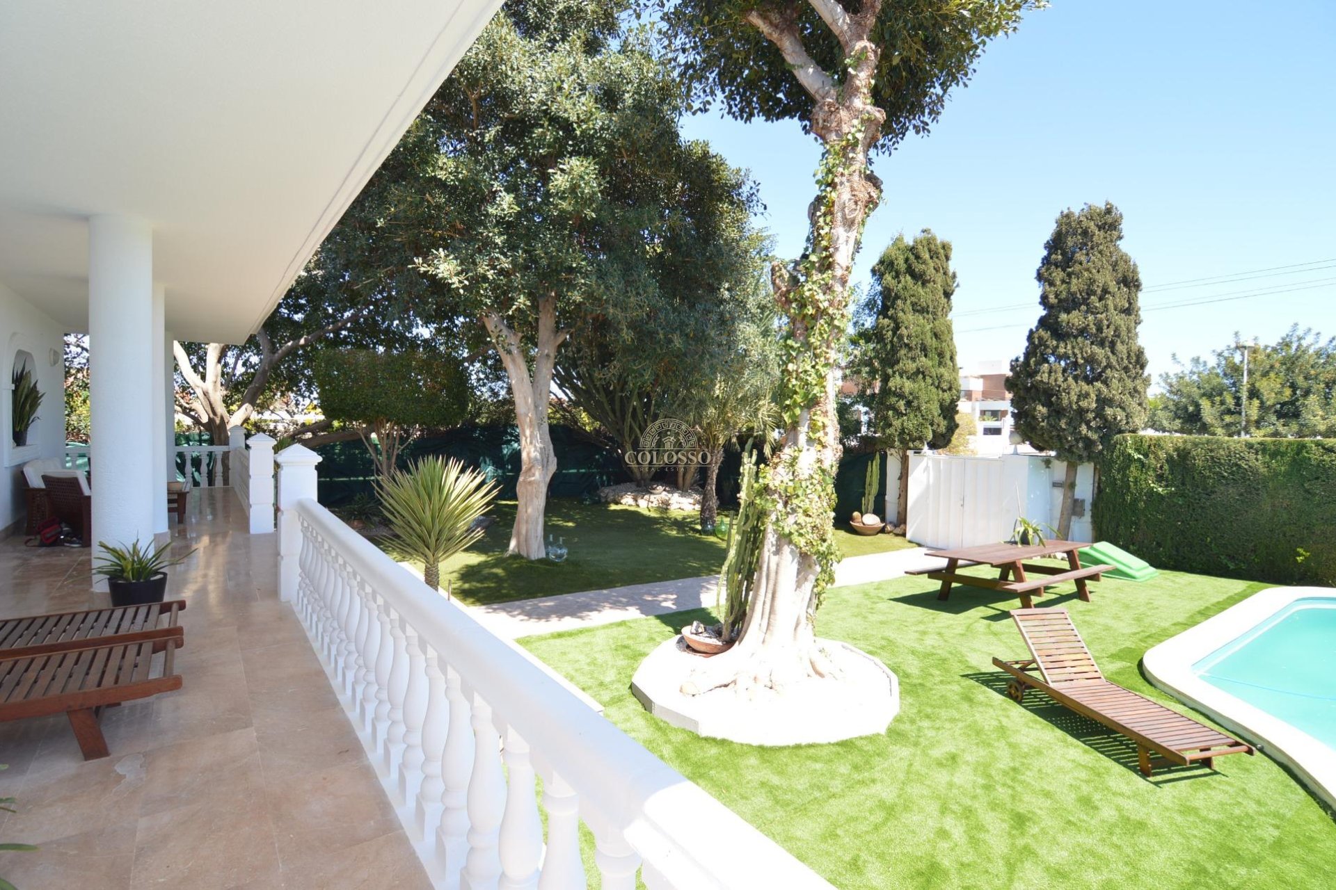 Resale - Villa -
Torrevieja - Centro