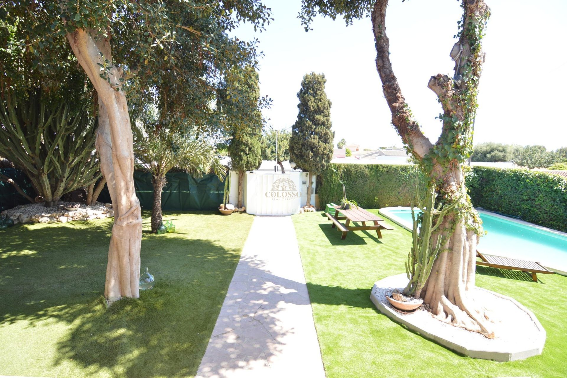 Resale - Villa -
Torrevieja - Centro