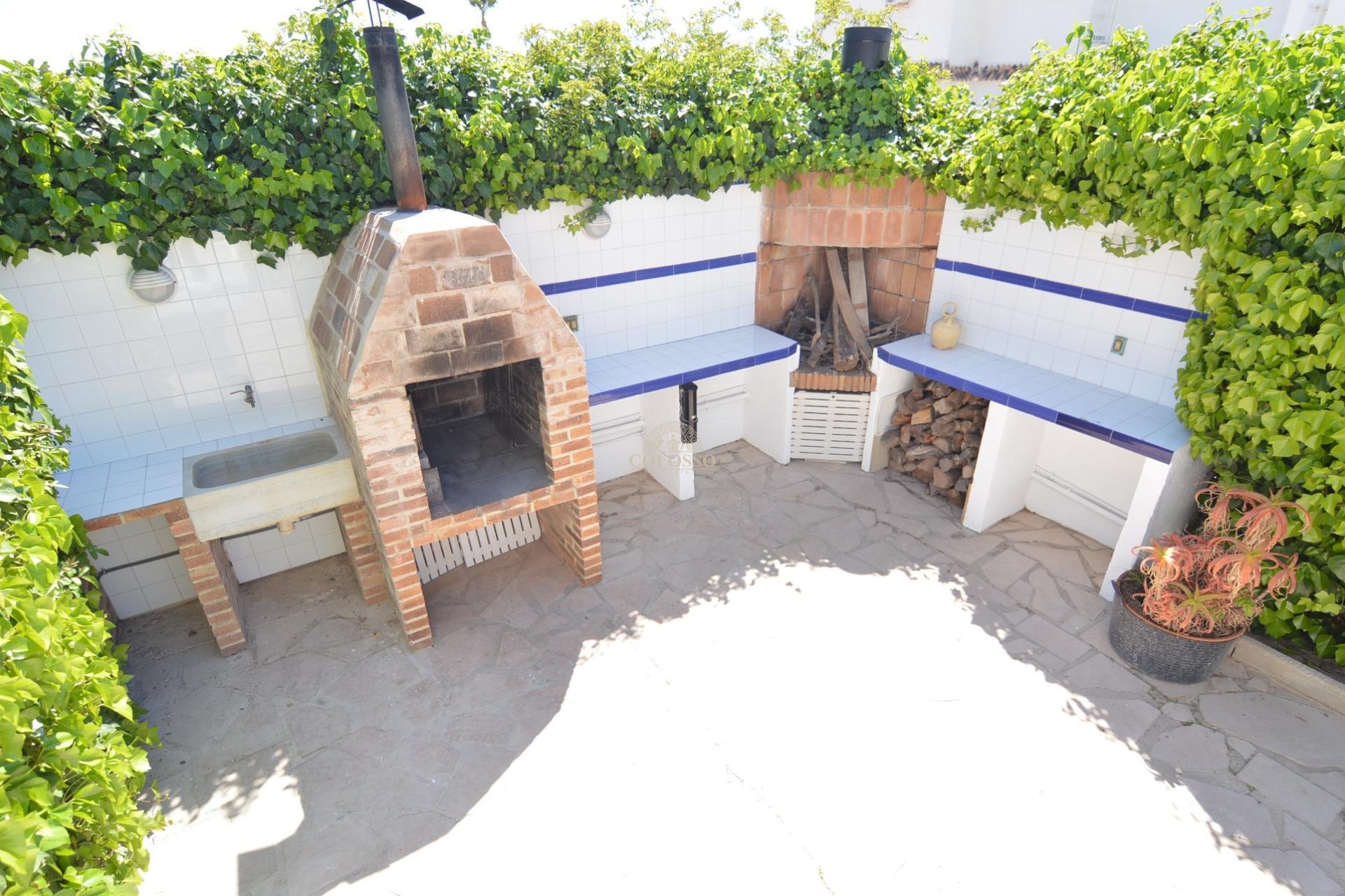 Resale - Villa -
Torrevieja - Centro