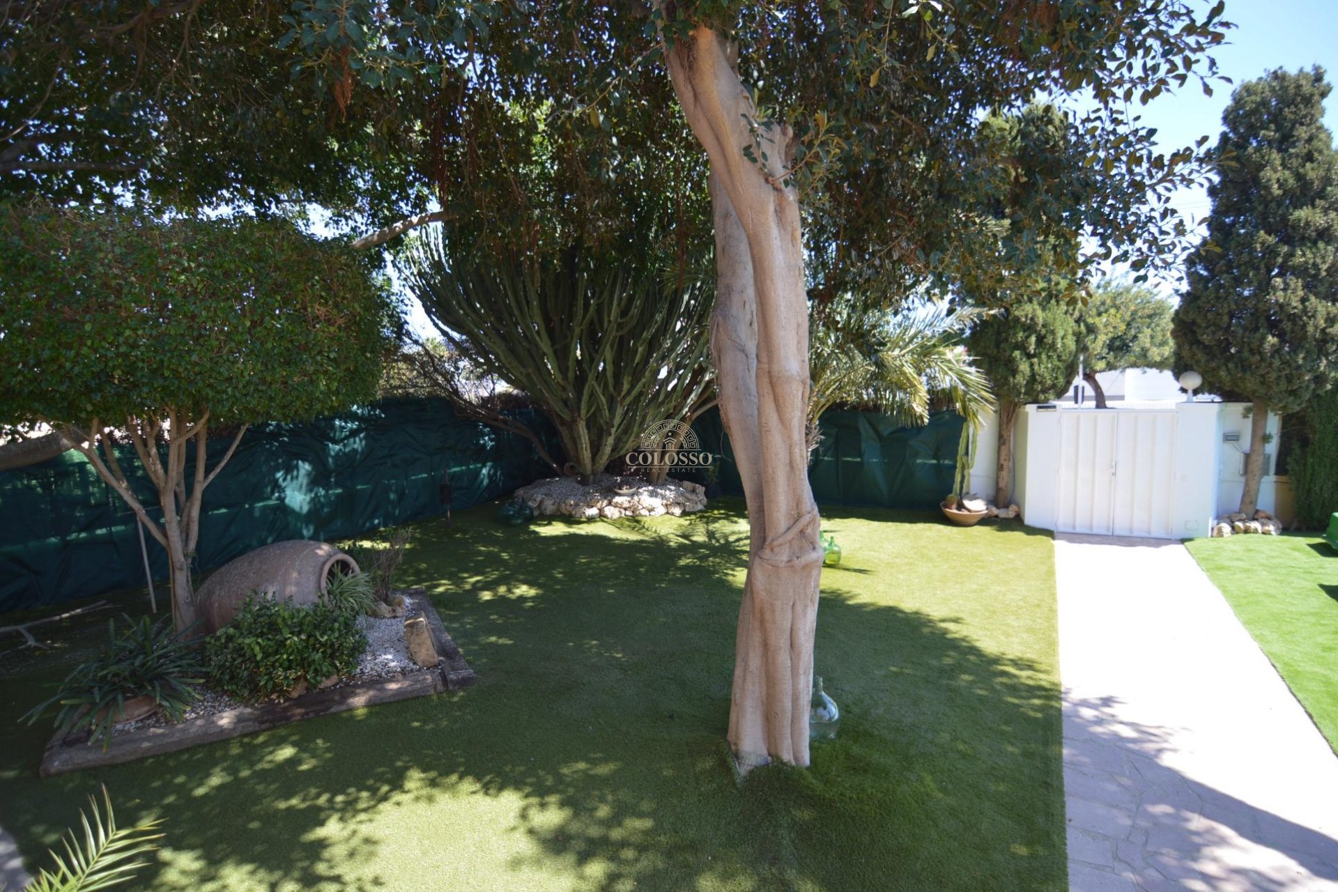 Resale - Villa -
Torrevieja - Centro