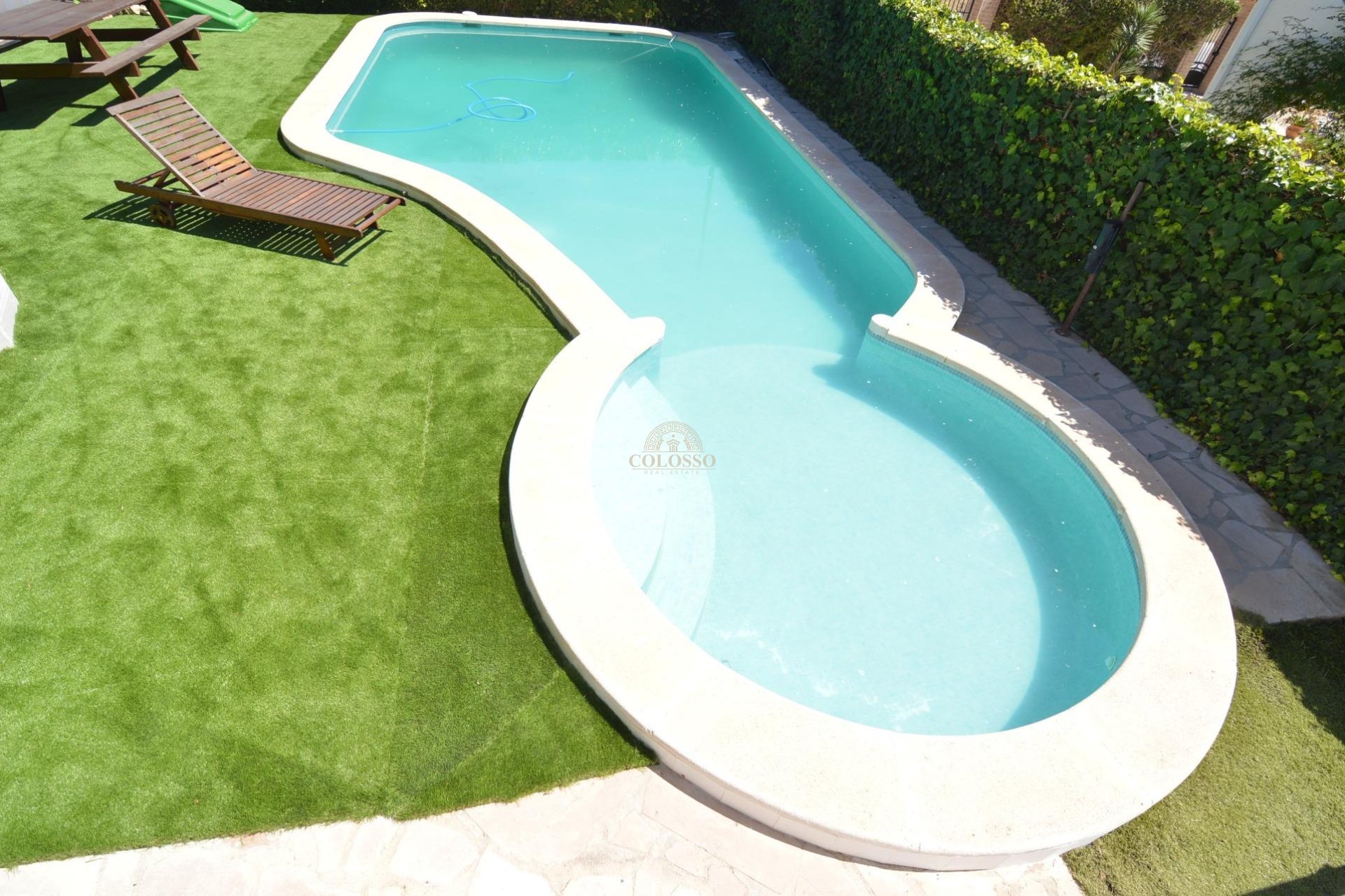 Resale - Villa -
Torrevieja - Centro