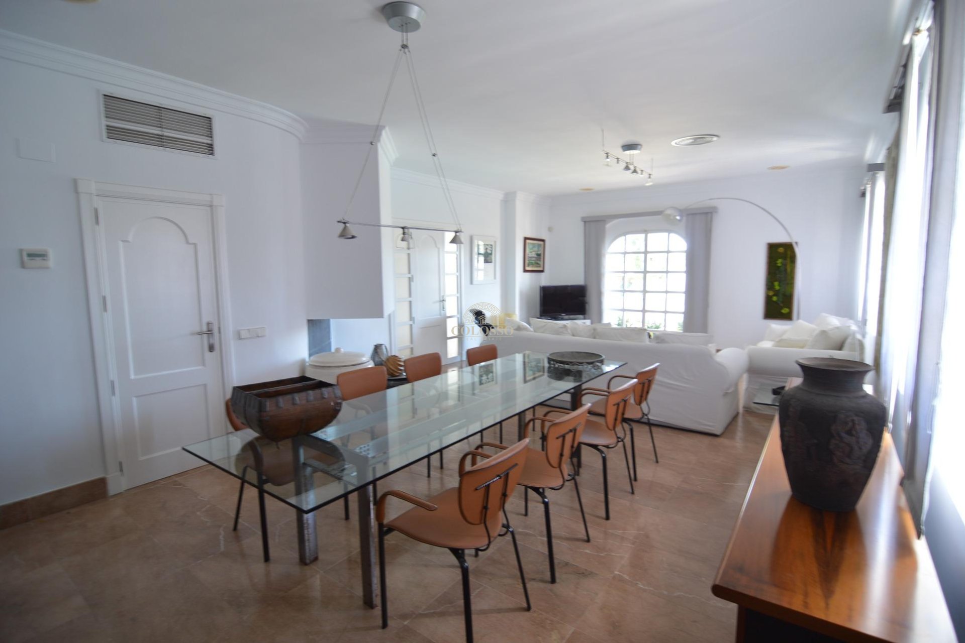 Resale - Villa -
Torrevieja - Centro
