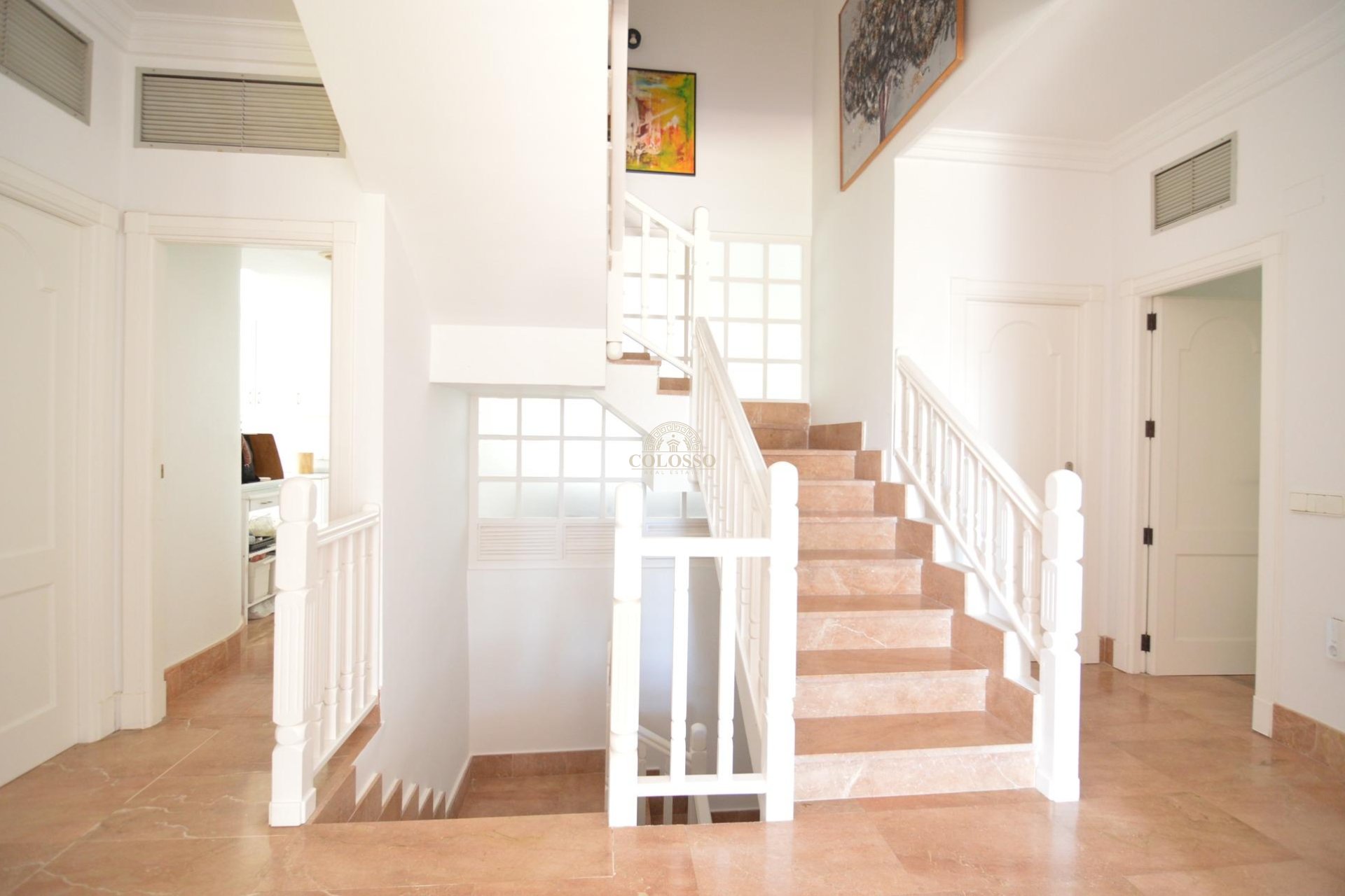 Resale - Villa -
Torrevieja - Centro