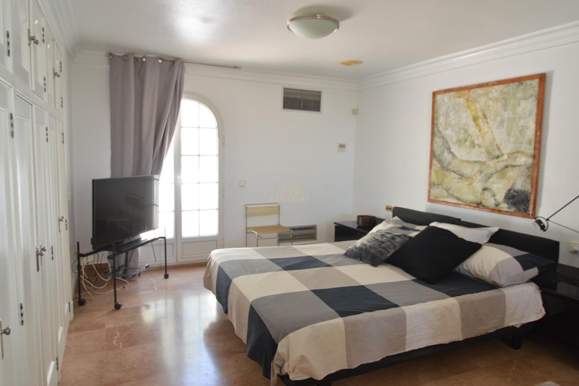 Resale - Villa -
Torrevieja - Centro