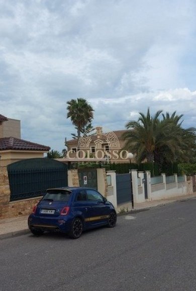 Resale - Villa -
Torrevieja - La veleta