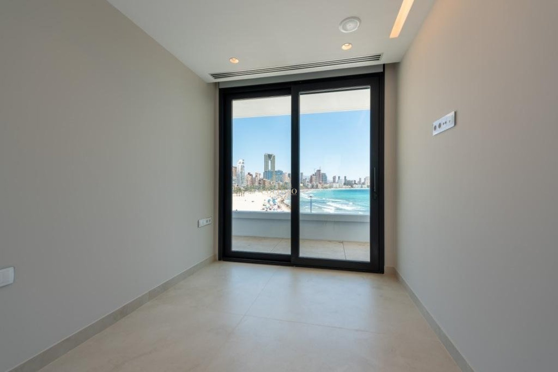 Reventa - Apartamento -
Benidorm - Poniente