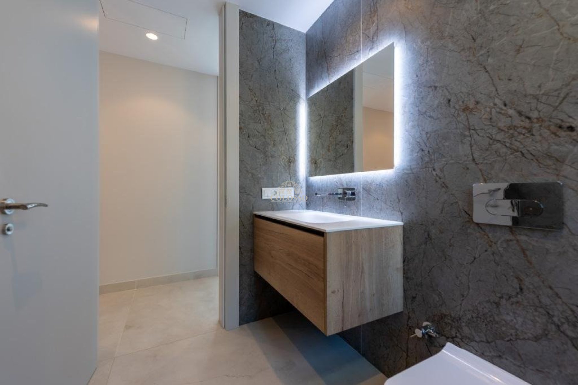 Reventa - Apartamento -
Benidorm - Poniente