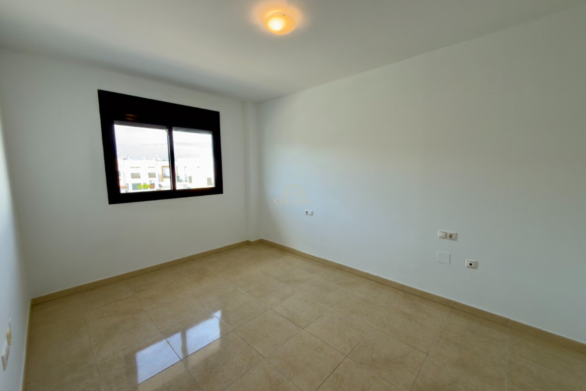Reventa - Apartamento / piso -
Alsodux - ALMERIA