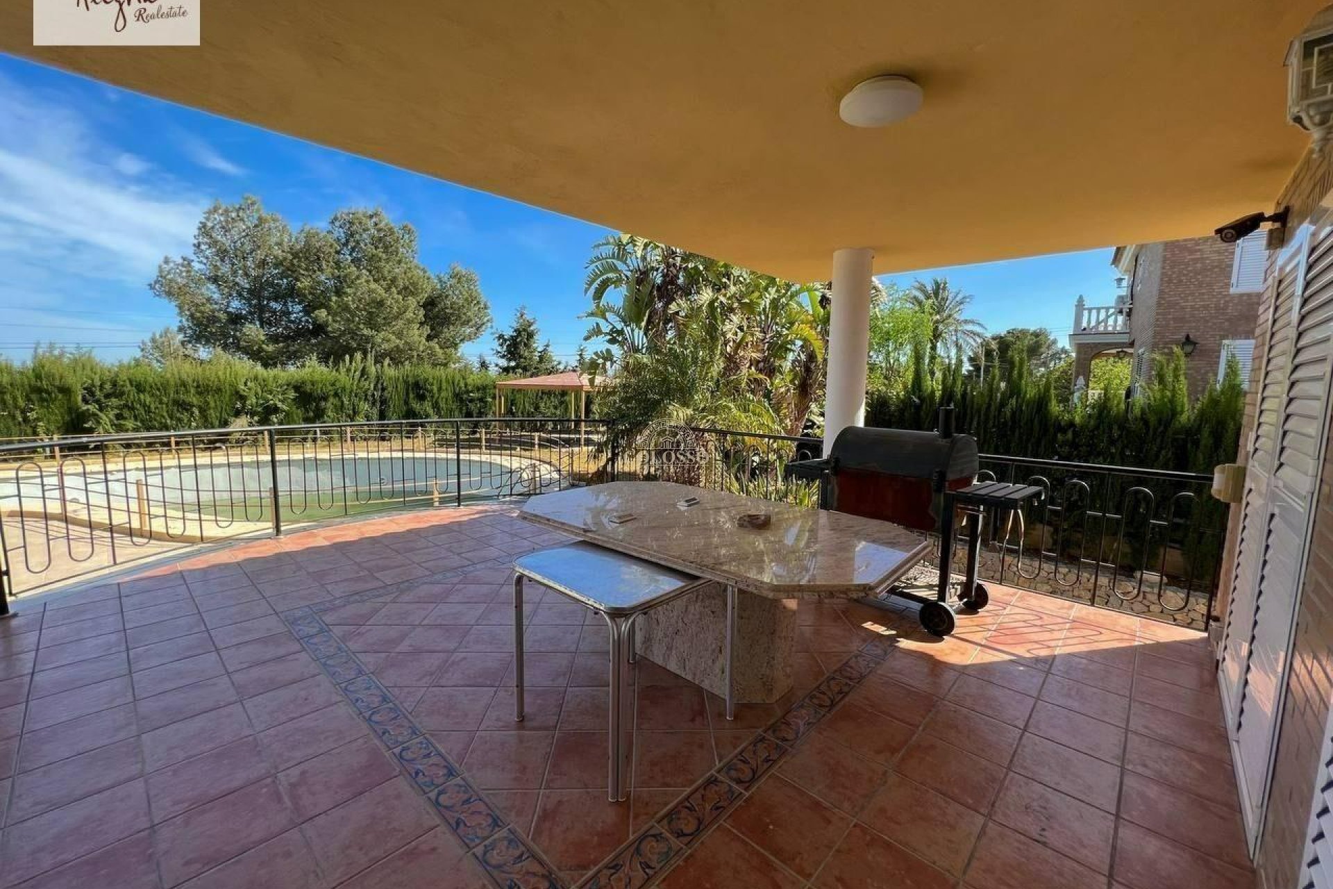 Reventa - Chalet -
Manises - Calle mayor-Masia de la Cova