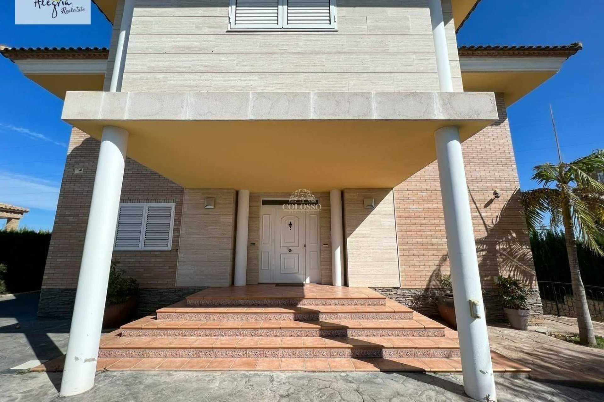 Reventa - Chalet -
Manises - Calle mayor-Masia de la Cova