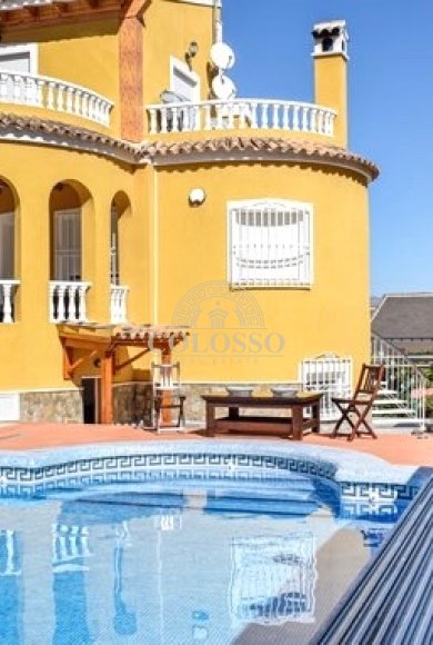 Reventa - Chalet -
Orihuela