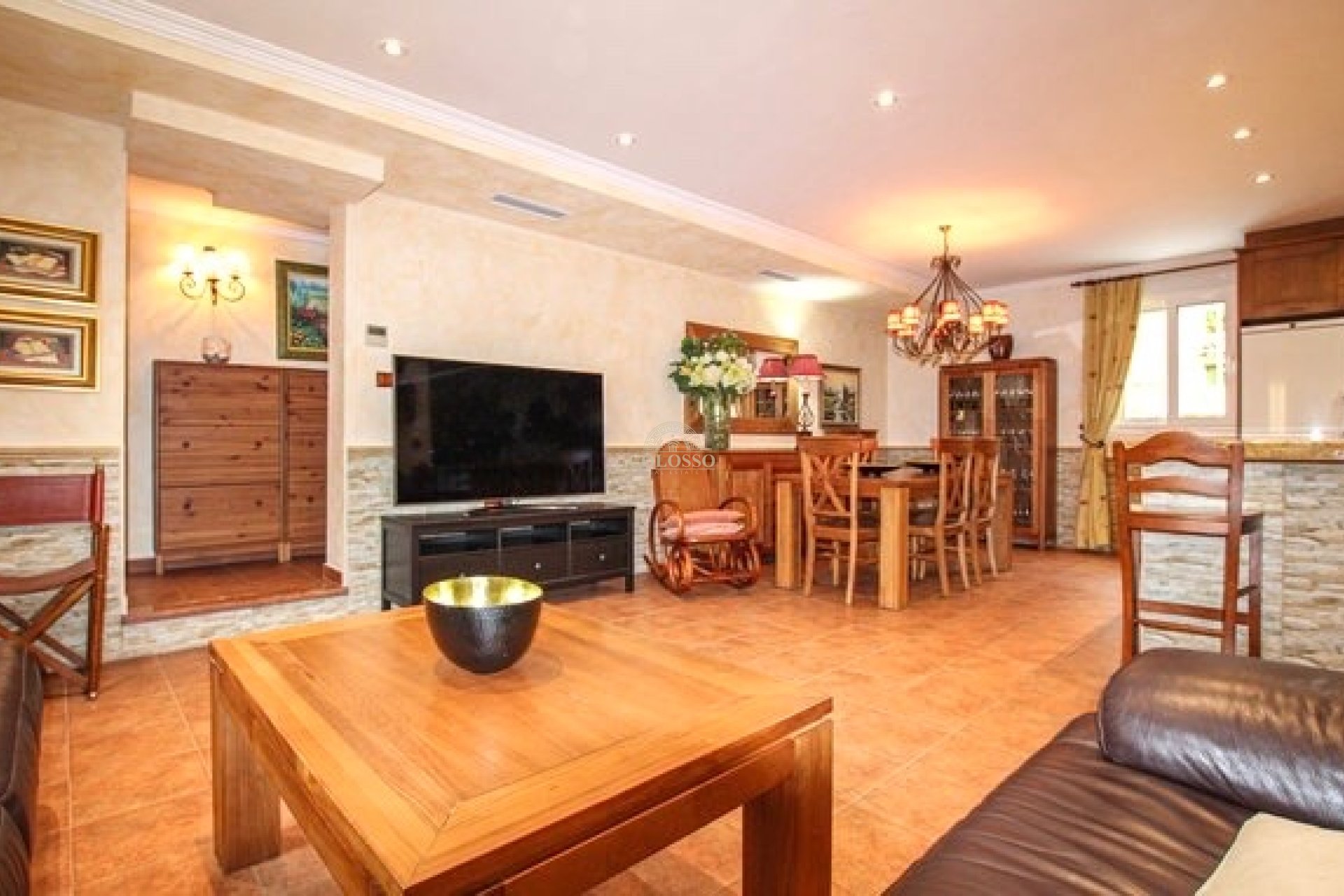 Reventa - Chalet -
Orihuela