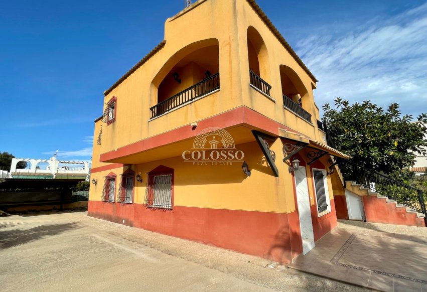 Reventa - Chalet -
Torrevieja - Los Frutales
