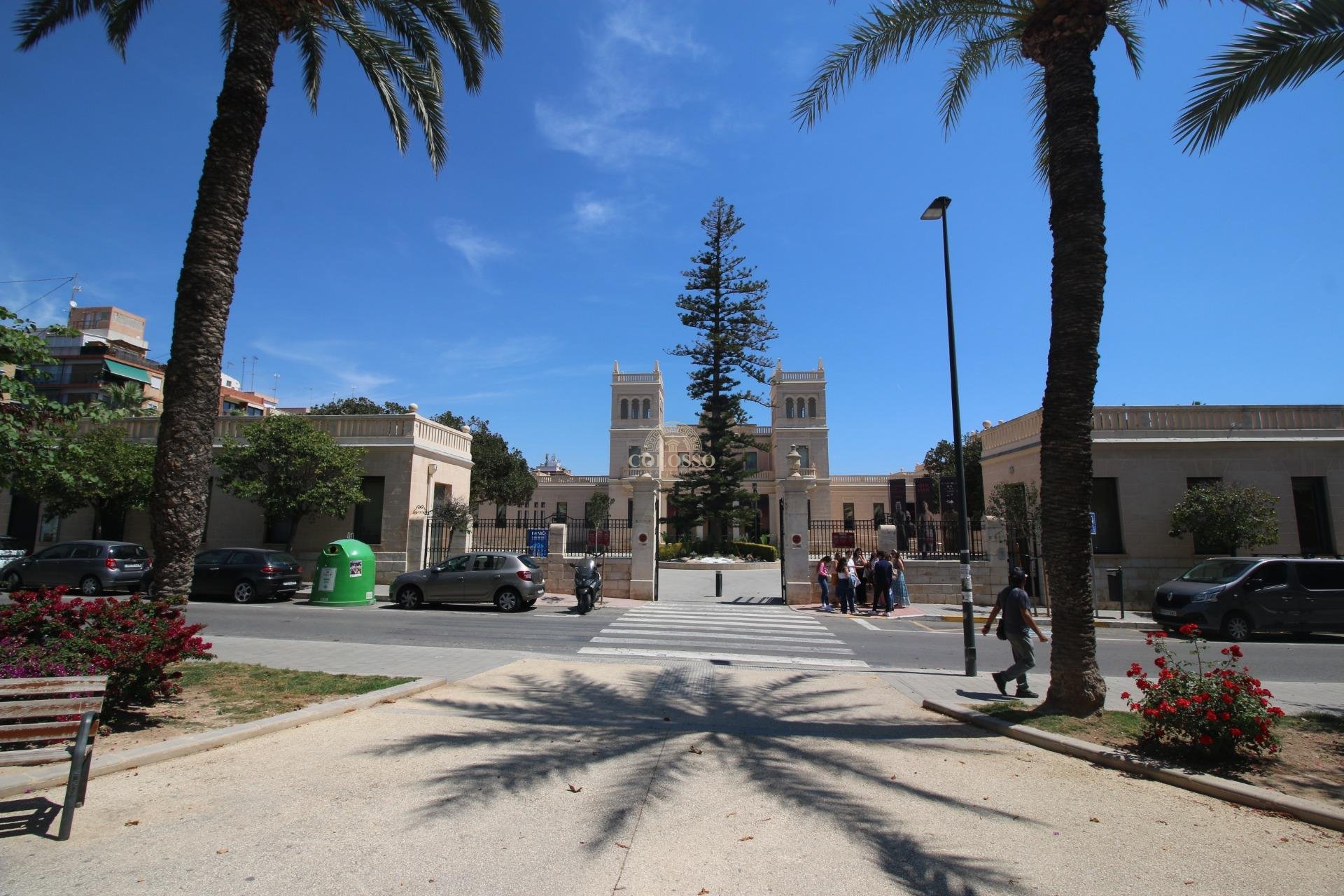 Reventa - Edificio -
Alicante - Pla del bon repos
