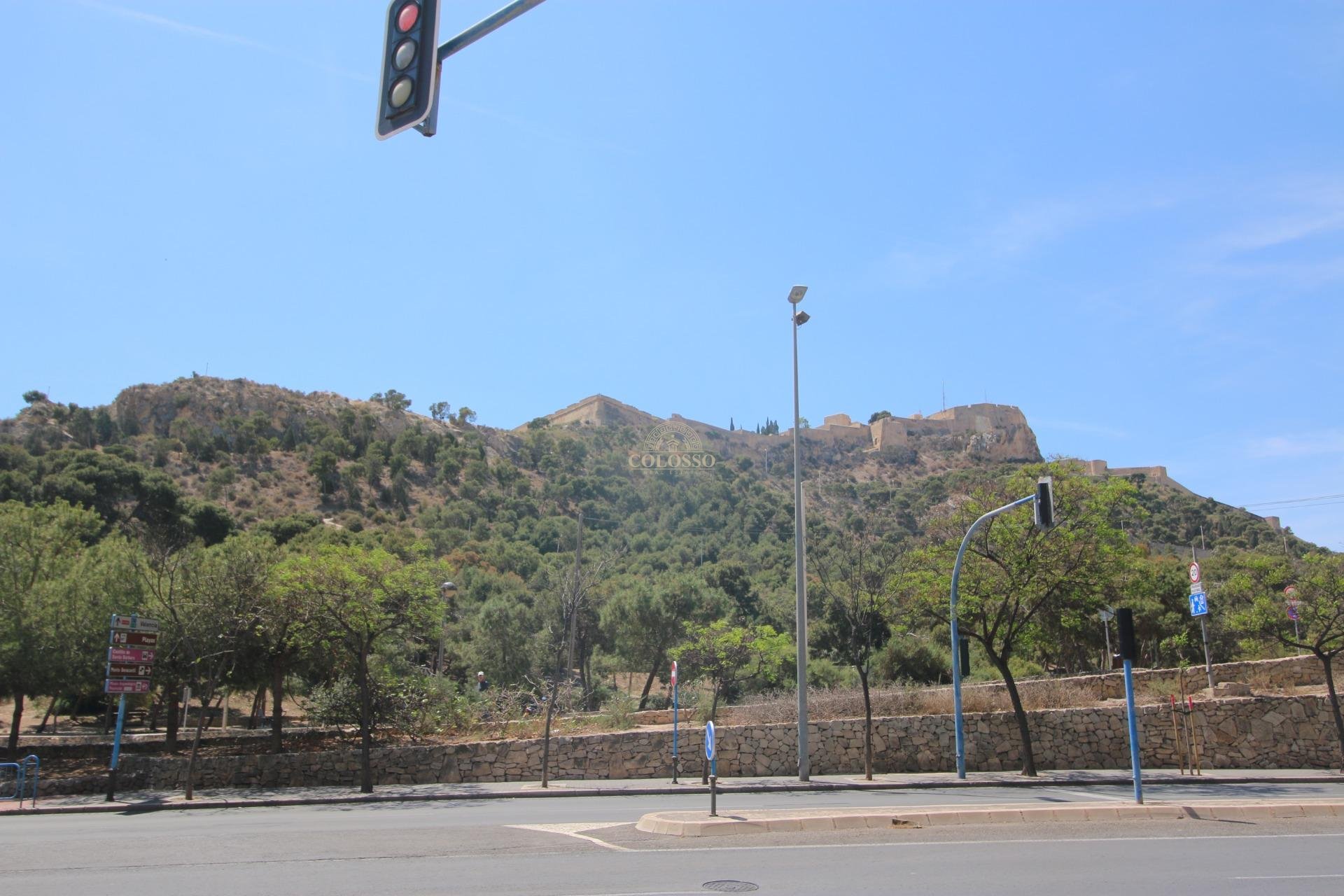 Reventa - Edificio -
Alicante - Pla del bon repos