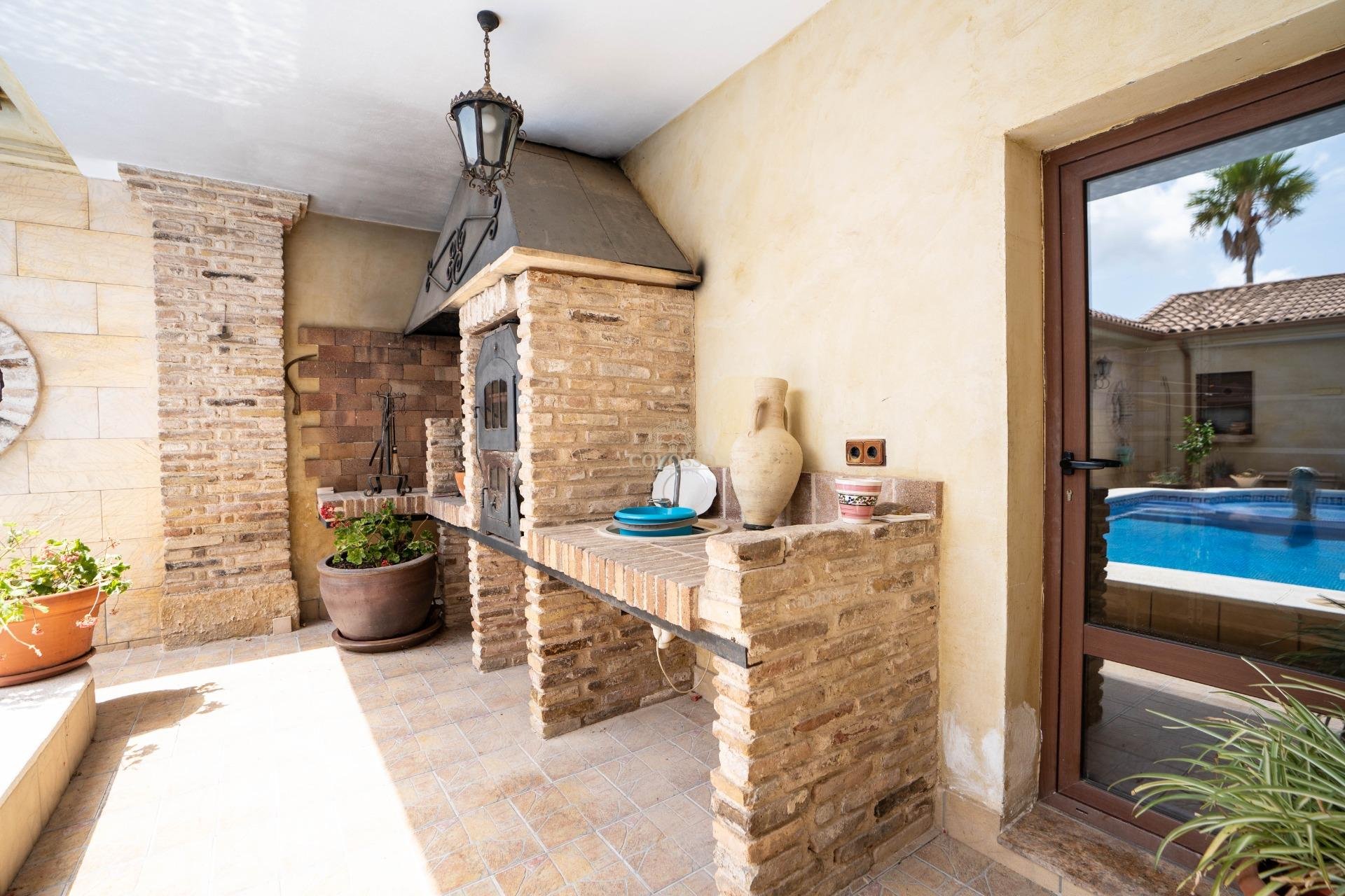Reventa - Inmueble singular -
San Miguel de Salinas - CENTRO