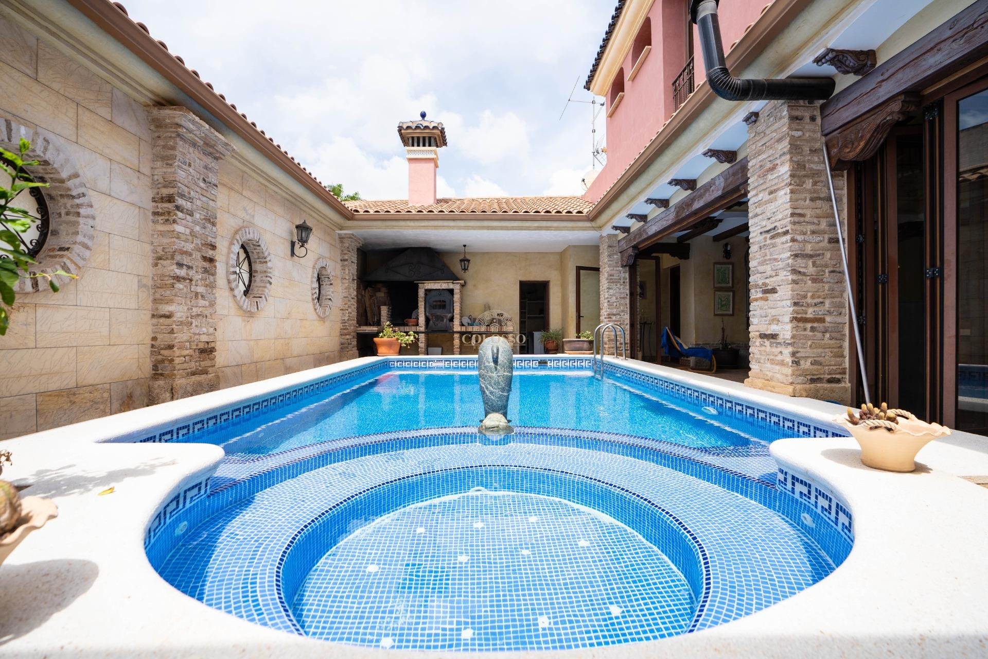 Reventa - Inmueble singular -
San Miguel de Salinas - CENTRO