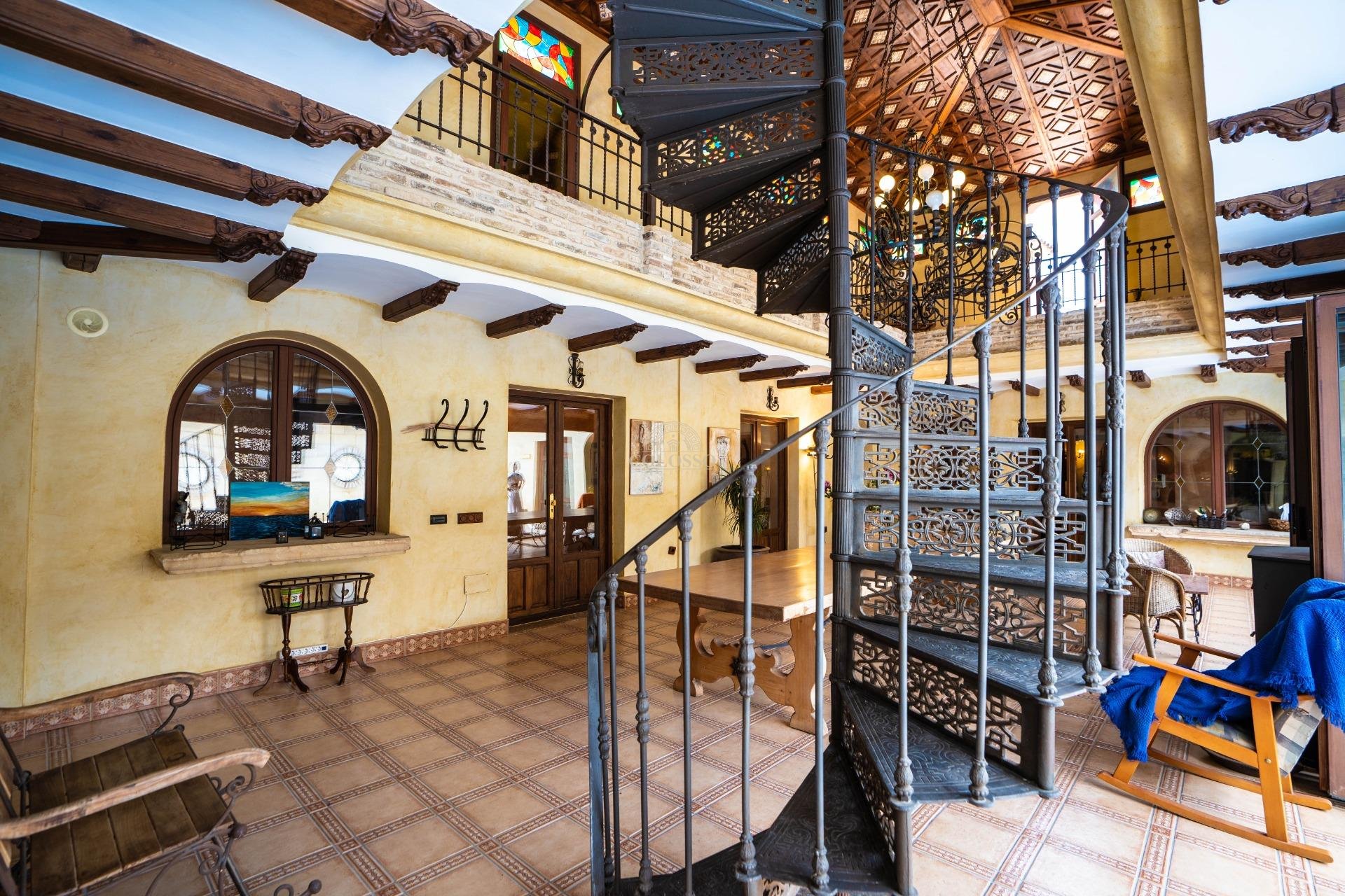 Reventa - Inmueble singular -
San Miguel de Salinas - CENTRO