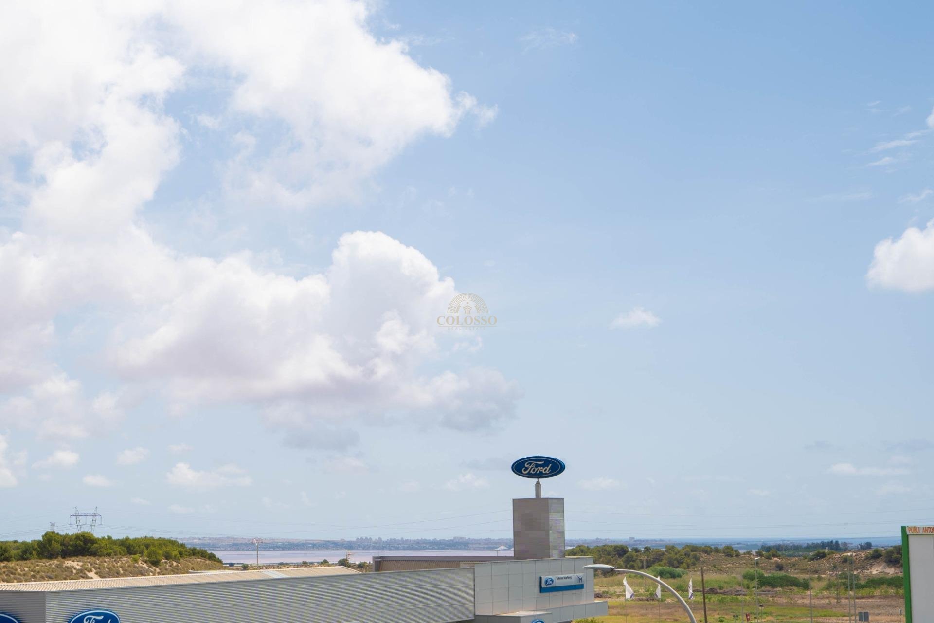 Reventa - Inmueble singular -
San Miguel de Salinas - CENTRO