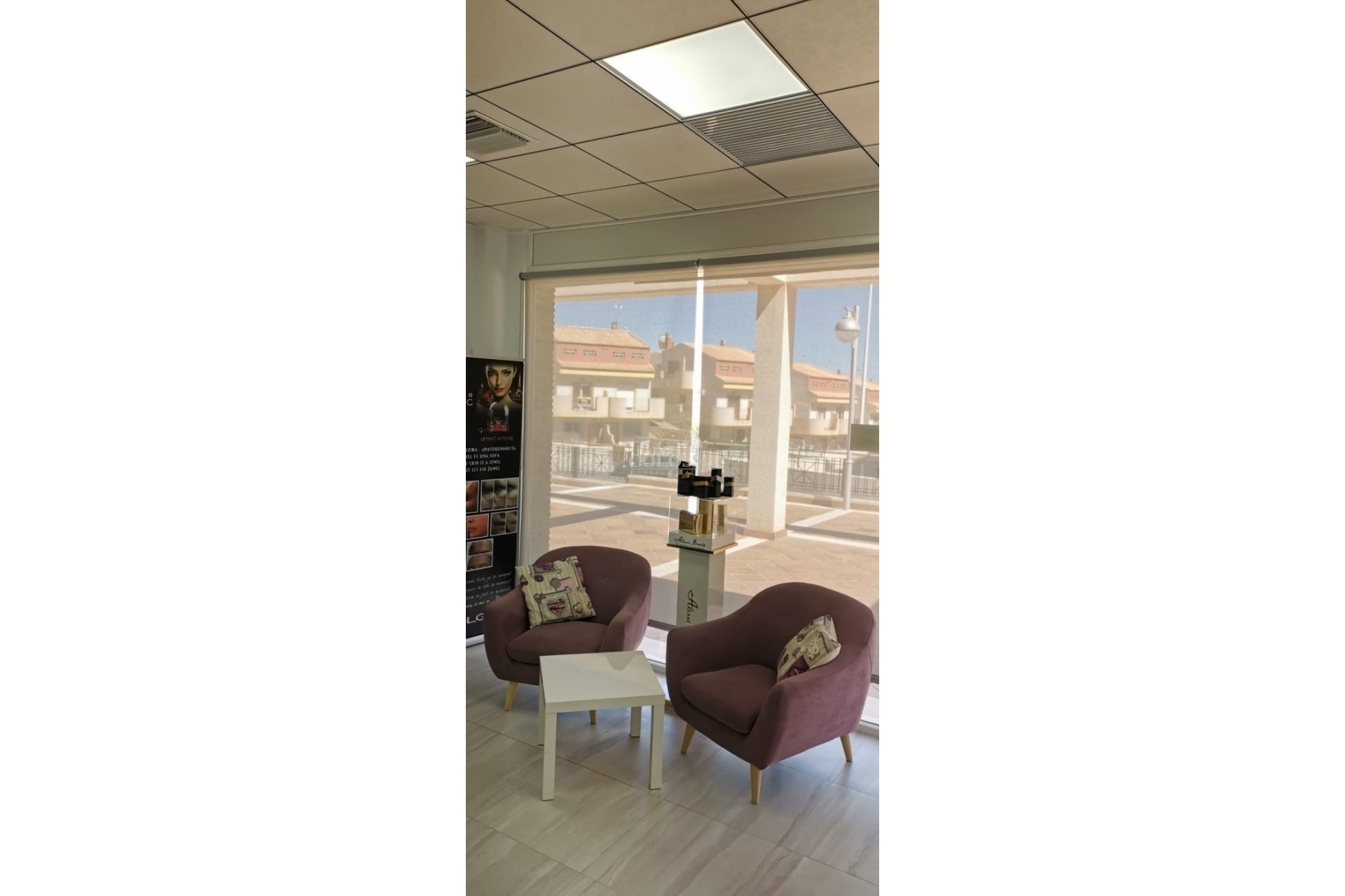 Reventa - Local Comercial -
Orihuela Costa - La Zenia