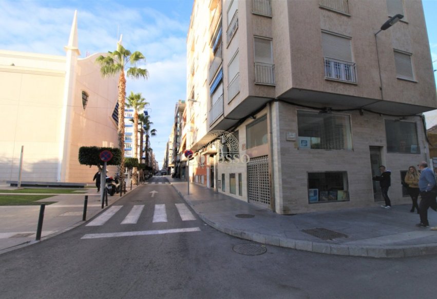 Reventa - Local Comercial -
Torrevieja - Centro