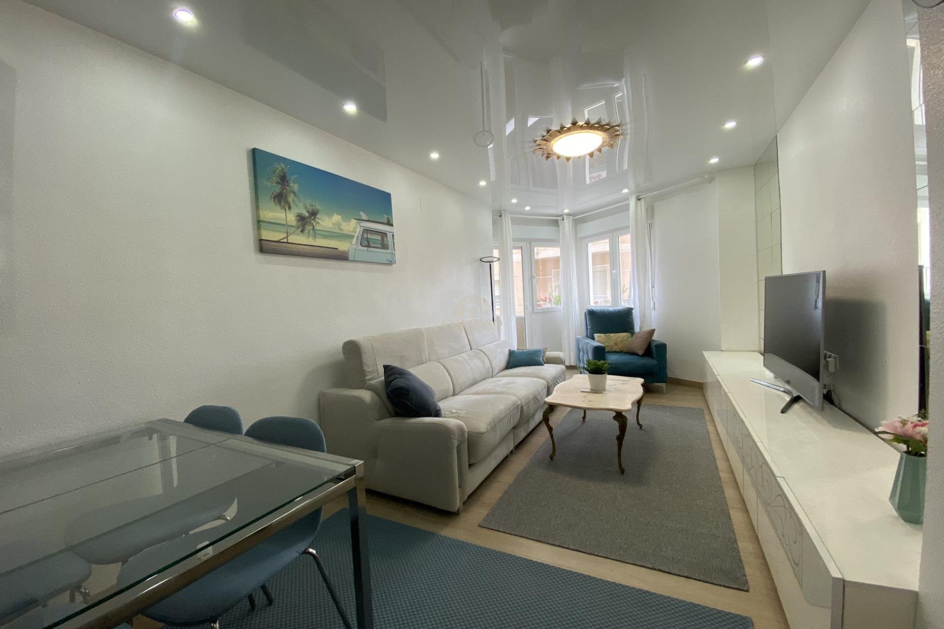 Reventa - Piso -
Torrevieja - Paseo maritimo