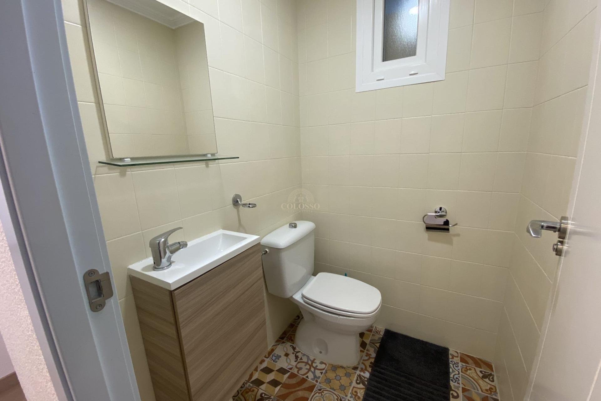 Reventa - Piso -
Torrevieja - Paseo maritimo