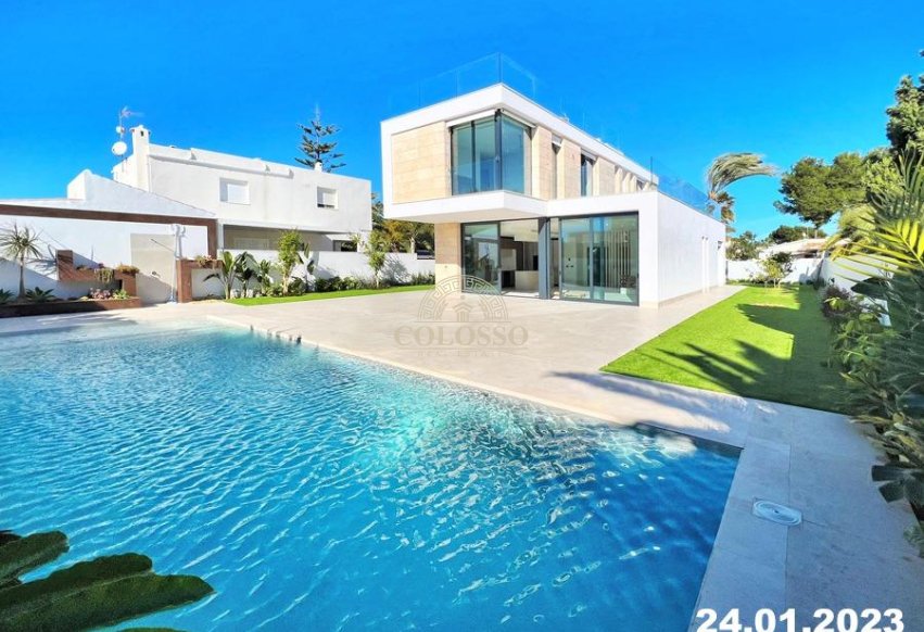 Reventa - Villa de Lujo -
Orihuela Costa - La Zenia