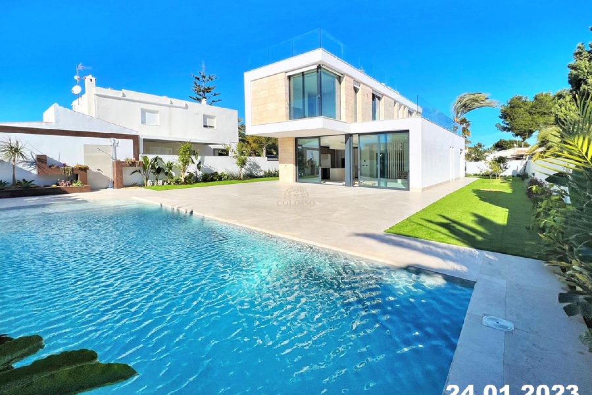 Reventa - Villa de Lujo -
Orihuela Costa - La Zenia