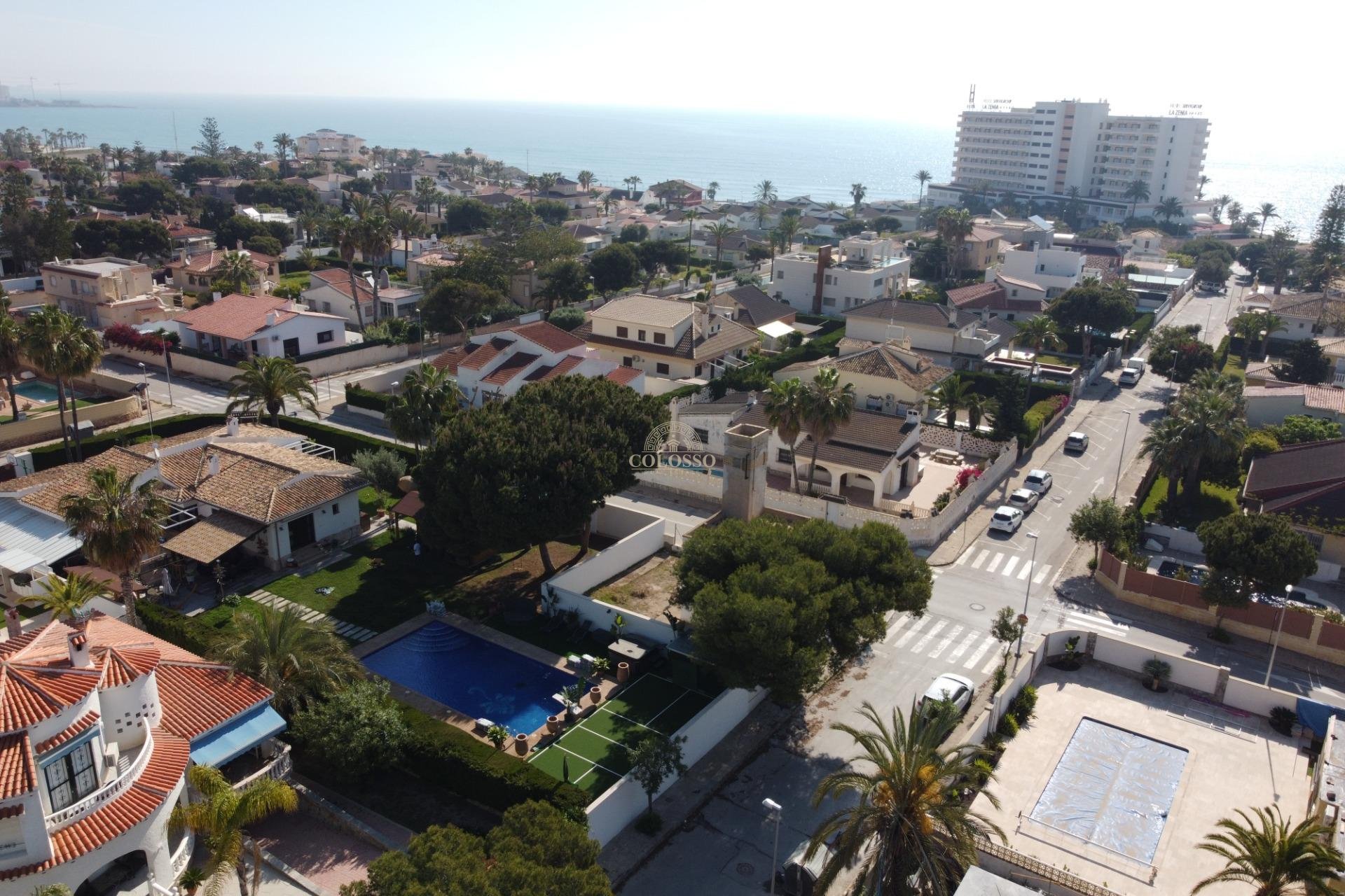 Reventa - Villa de Lujo -
Orihuela Costa - La Zenia