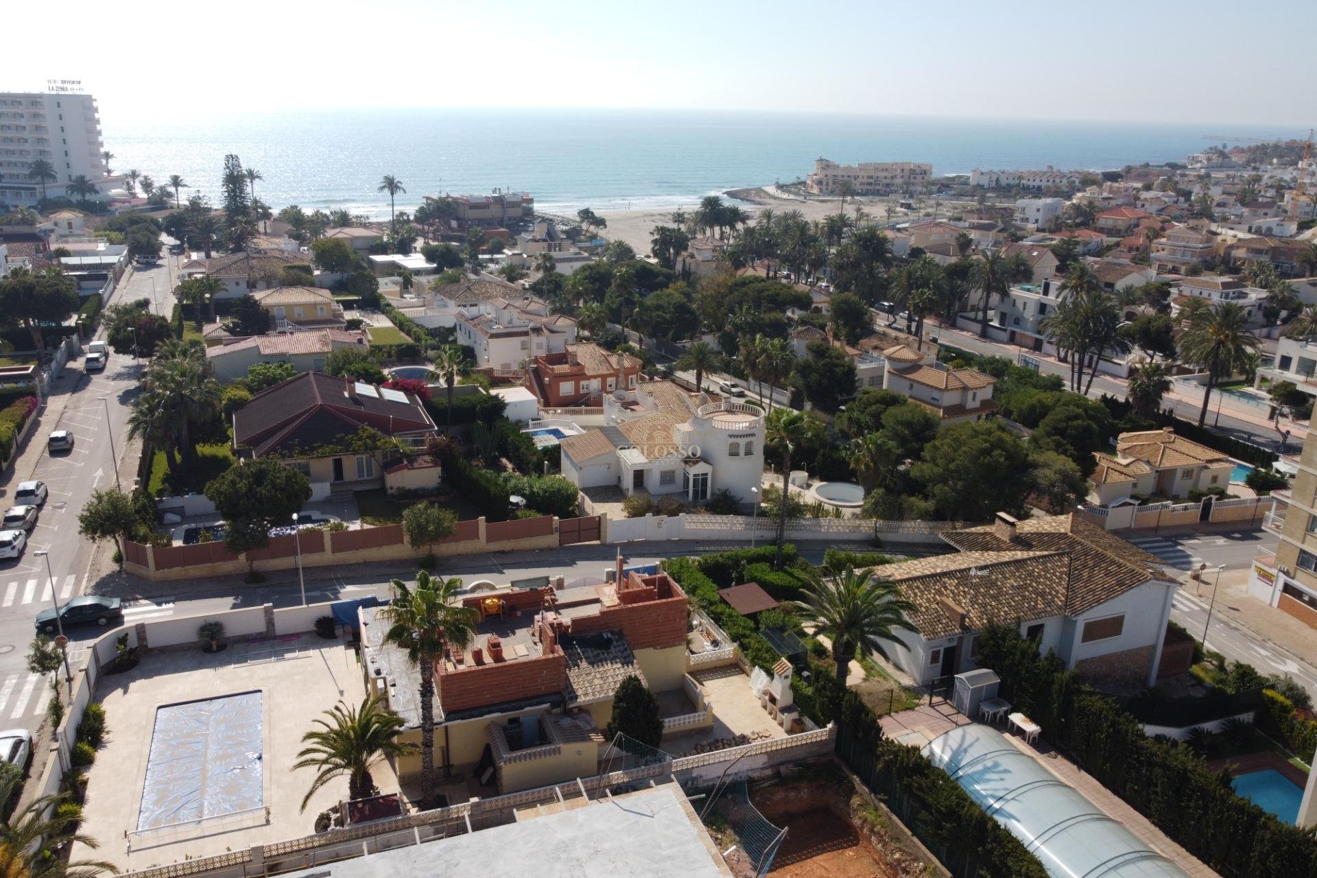 Reventa - Villa de Lujo -
Orihuela Costa - La Zenia