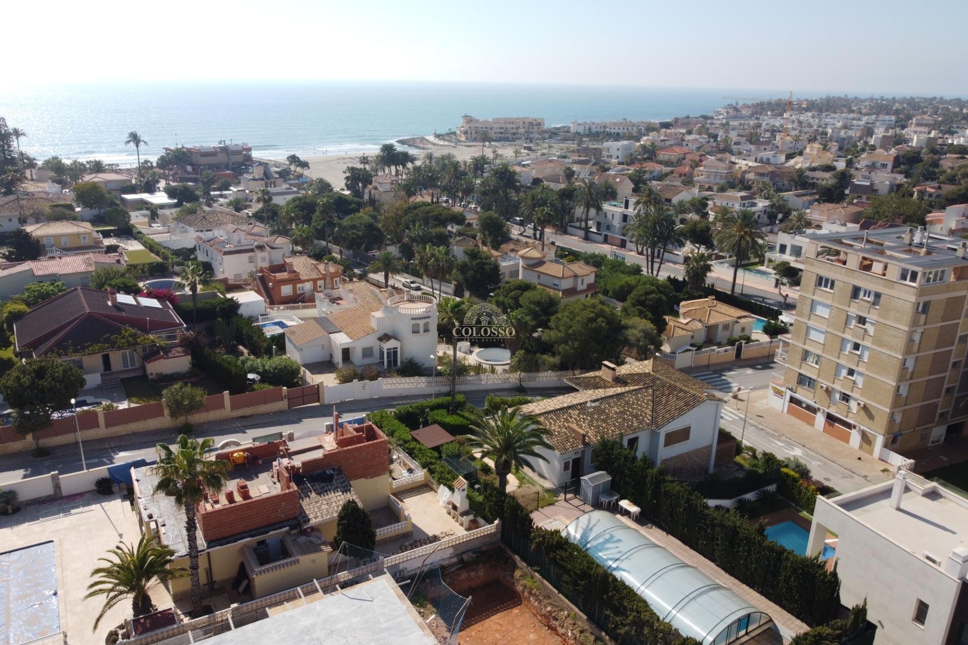 Reventa - Villa de Lujo -
Orihuela Costa - La Zenia