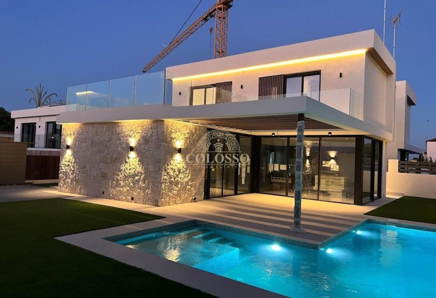 Reventa - Villa de Lujo -
Orihuela Costa - Montezenia