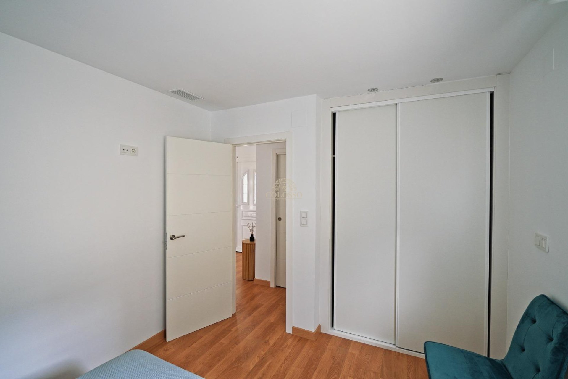 Reventa - Villa de Lujo -
Polop - Urbanizaciones