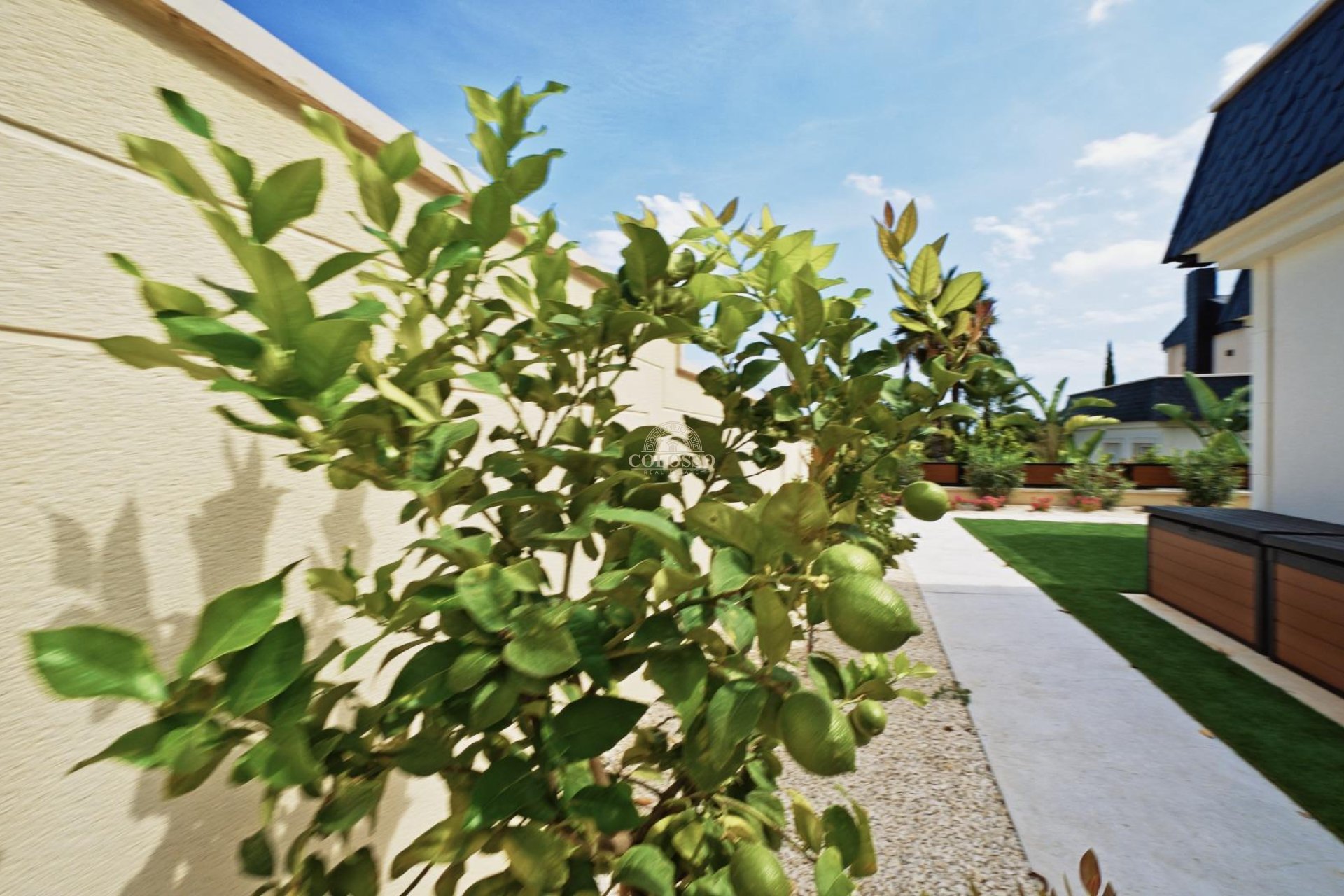 Reventa - Villa de Lujo -
Polop - Urbanizaciones