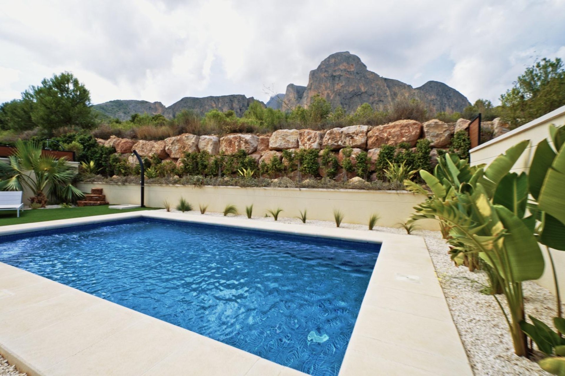 Reventa - Villa de Lujo -
Polop - Urbanizaciones