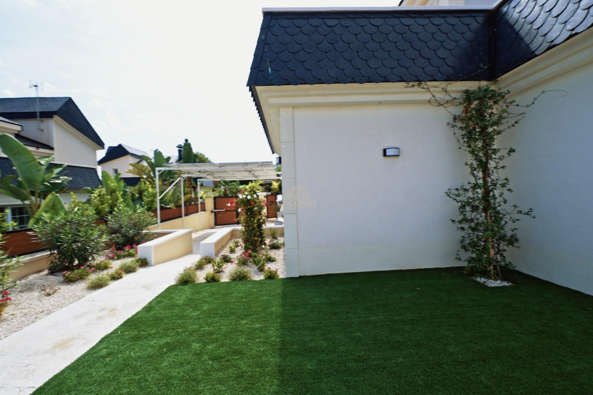 Reventa - Villa de Lujo -
Polop - Urbanizaciones