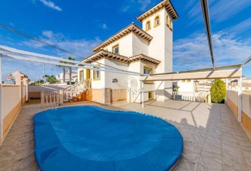 Reventa - Villa -
Orihuela Costa - Montezenia