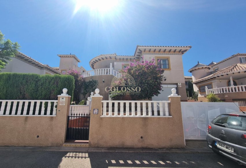 Reventa - Villa -
Orihuela Costa - Villamartín