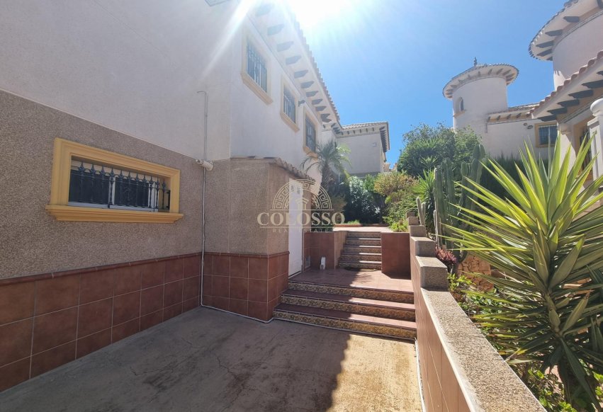 Reventa - Villa -
Orihuela Costa - Villamartín