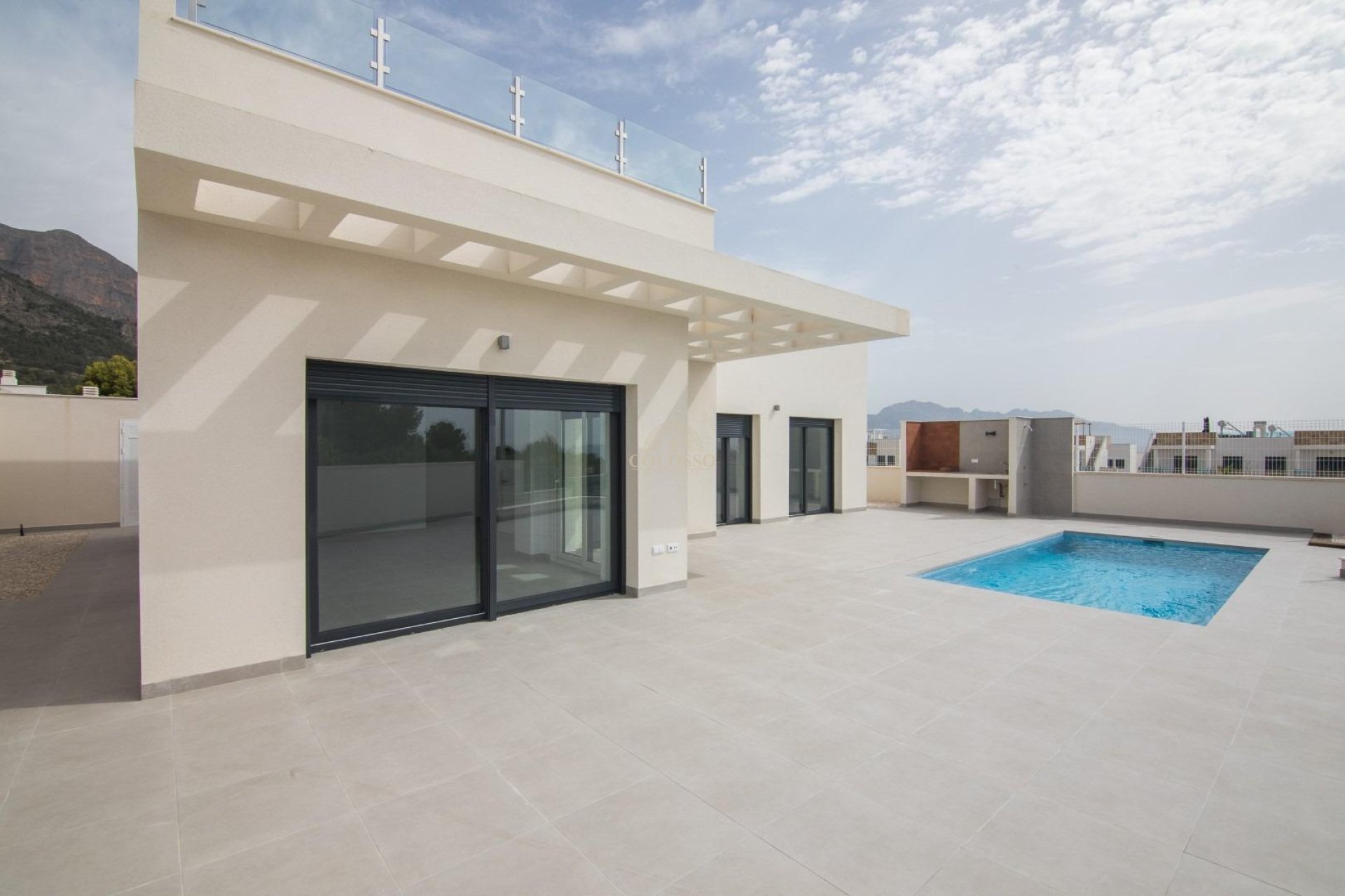 Reventa - Villa -
Polop - Alberca